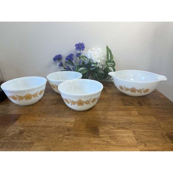 Vintage Pyrex Butterfly Gold Mixing Bowl‎ Set – Large & Small Bowls - Picture 1 of 10